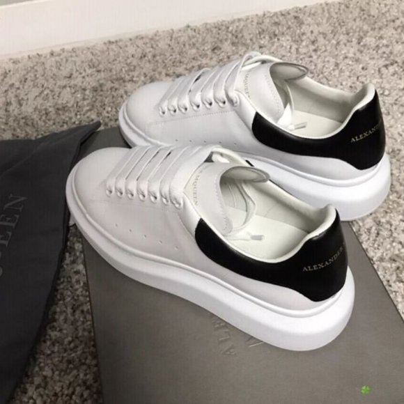 Sports shoes Alexander McQueen black tail men's